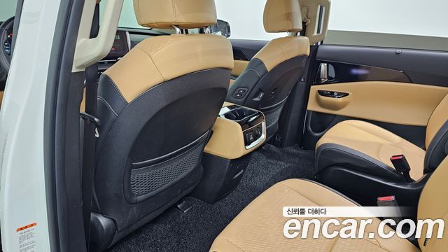 Kia Canival 2023 — photo 27