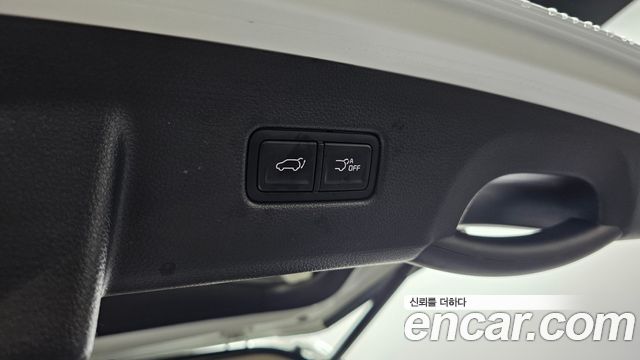 Kia Canival 2023 — photo 28