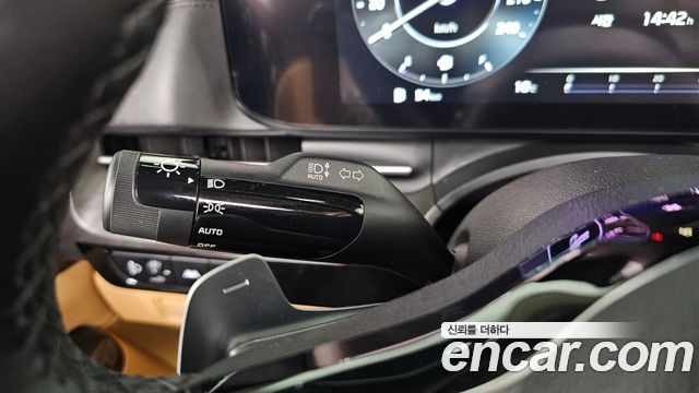 Kia Canival 2023 — photo 32