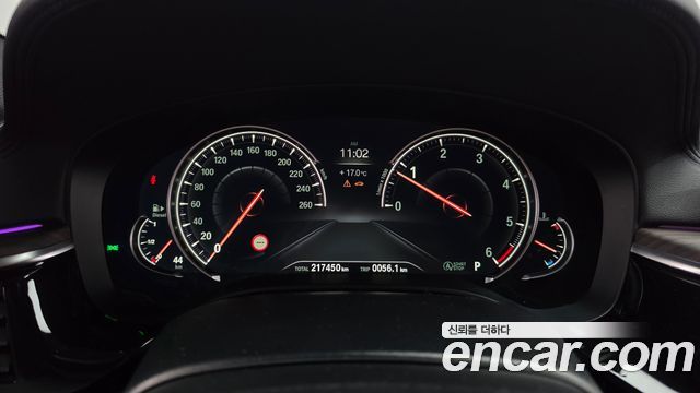 BMW 5-Series 2018 — photo 8