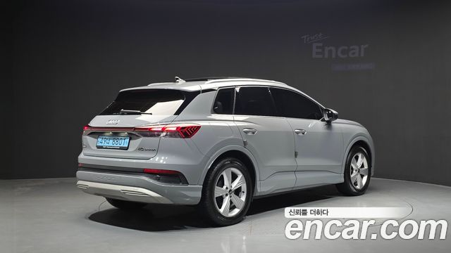 Audi Q4 e-tron 2022 — photo 2