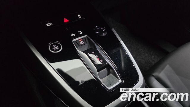 Audi Q4 e-tron 2022 — photo 12