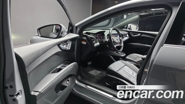 Audi Q4 e-tron 2022 — photo 13