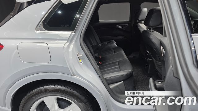 Audi Q4 e-tron 2022 — photo 17
