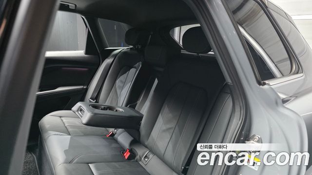 Audi Q4 e-tron 2022 — photo 18