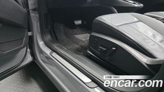 Audi Q4 e-tron 2022 — photo 19