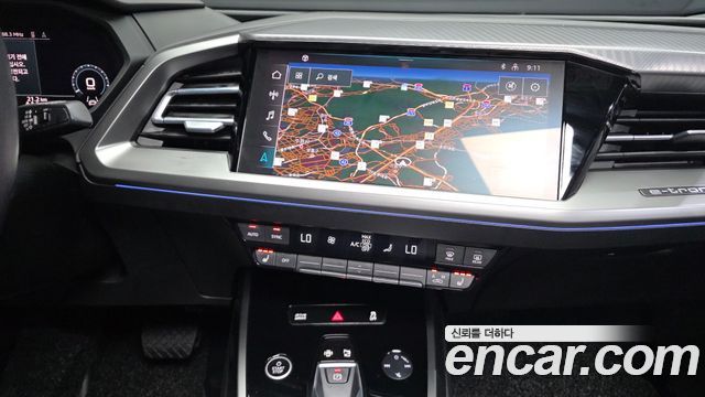 Audi Q4 e-tron 2022 — photo 20