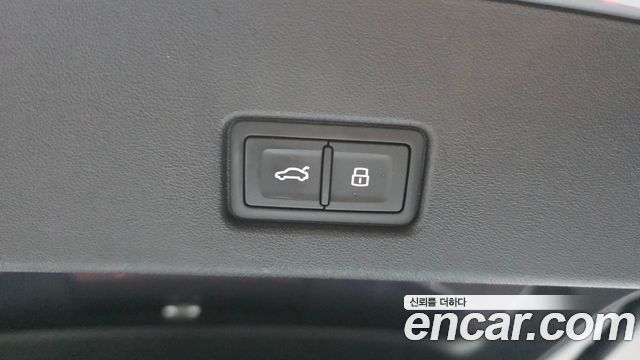 Audi Q4 e-tron 2022 — photo 24