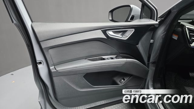 Audi Q4 e-tron 2022 — photo 14