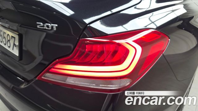 Genesis G70 2020 — photo 9
