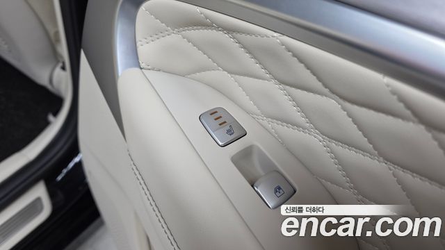 Genesis G70 2020 — photo 27