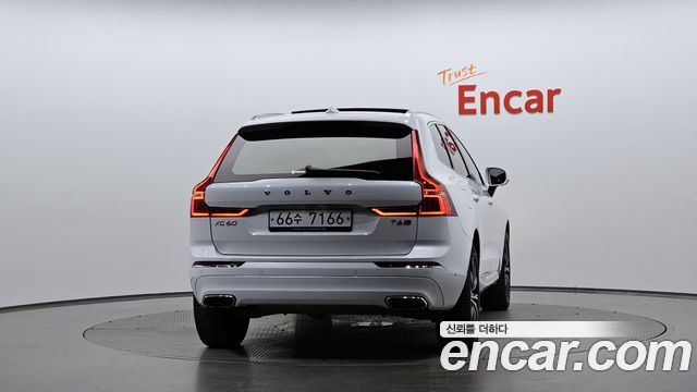 Volvo XC60 2019 — photo 4