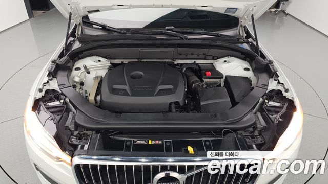 Volvo XC60 2019 — photo 6