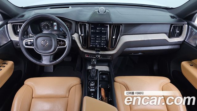 Volvo XC60 2019 — photo 10