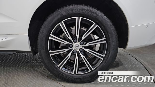 Volvo XC60 2019 — photo 7