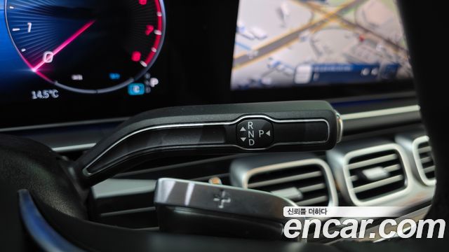 Mercedes-Benz GLE-Class 2023 — photo 12