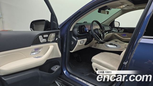 Mercedes-Benz GLE-Class 2023 — photo 13