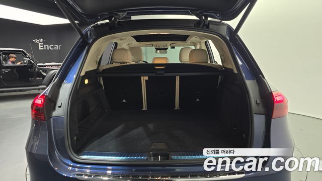 Mercedes-Benz GLE-Class 2023 — photo 24