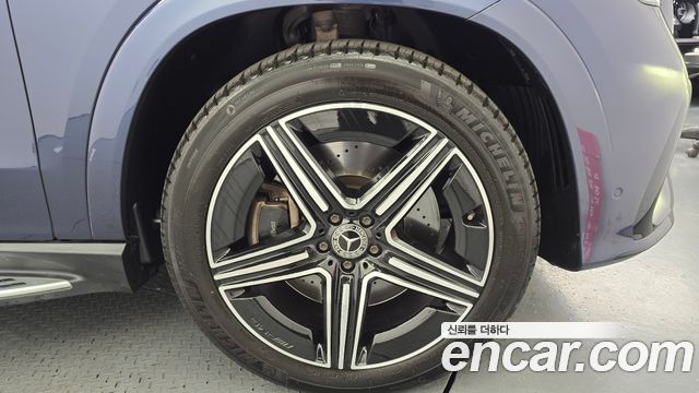 Mercedes-Benz GLE-Class 2023 — photo 7