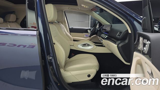 Mercedes-Benz GLE-Class 2023 — photo 16