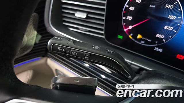 Mercedes-Benz GLE-Class 2023 — photo 29