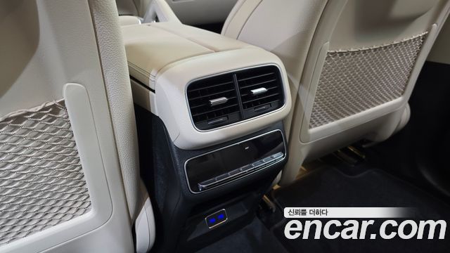 Mercedes-Benz GLE-Class 2023 — photo 31