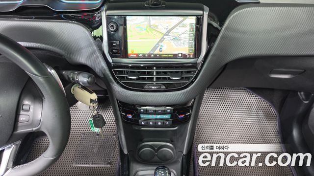 Peugeot 2008 2015 — photo 15