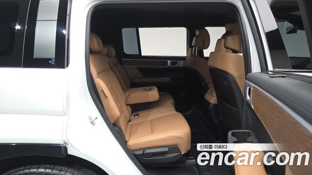 Hyundai Santafe 2025 — photo 17
