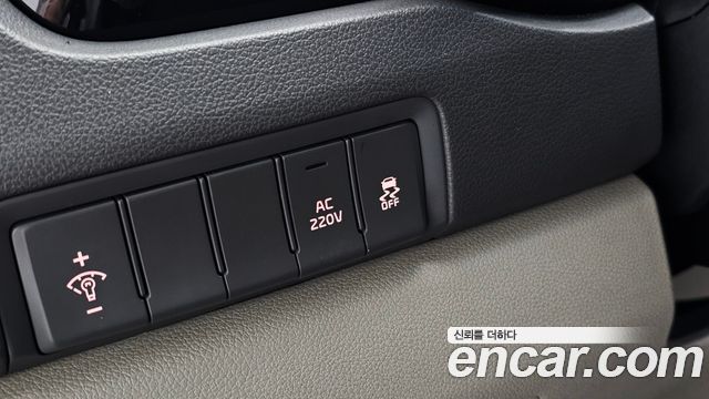 Kia Canival 2015 — photo 21