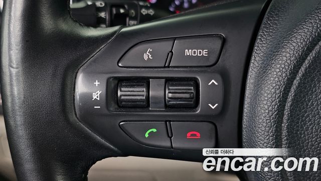 Kia Canival 2015 — photo 23