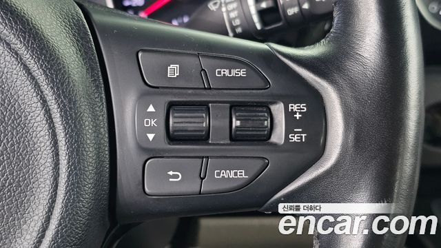 Kia Canival 2015 — photo 24