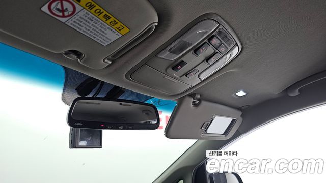 Kia Canival 2015 — photo 29