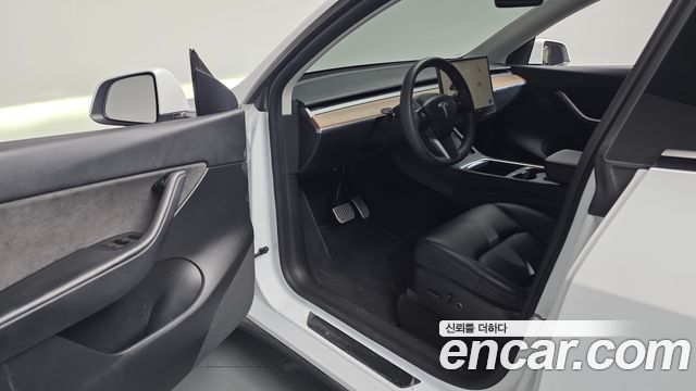 Tesla Model Y 2022 — photo 13