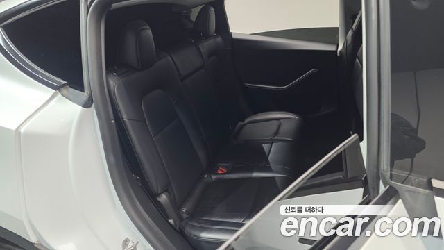 Tesla Model Y 2022 — photo 18