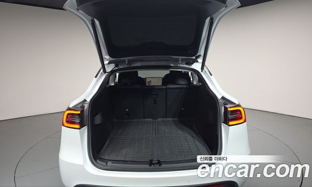 Tesla Model Y 2022 — photo 24