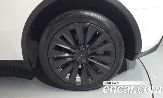 Tesla Model Y 2022 — photo 7
