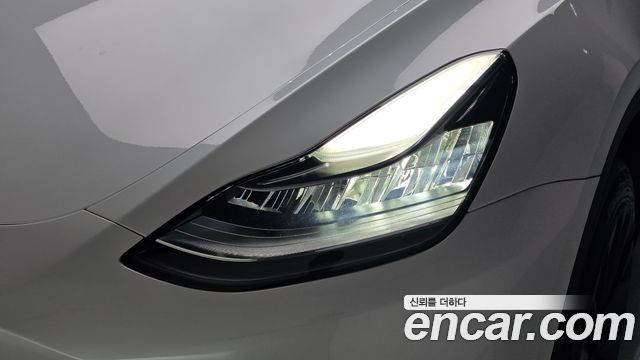 Tesla Model Y 2022 — photo 8