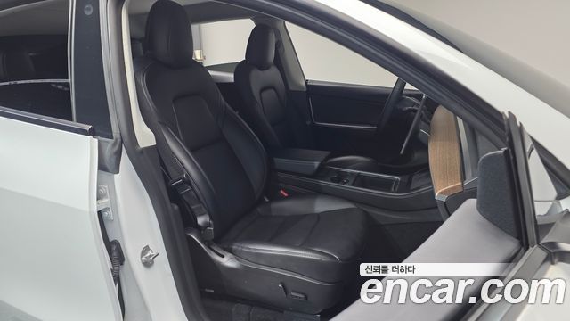 Tesla Model Y 2022 — photo 16