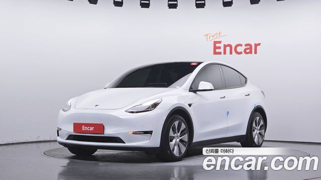 Tesla Model Y 2021 — photo 1