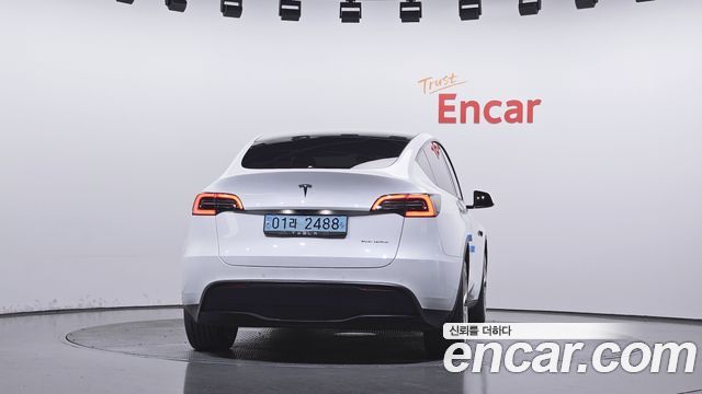 Tesla Model Y 2021 — photo 4