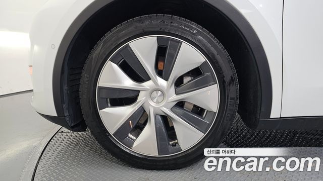 Tesla Model Y 2021 — photo 5