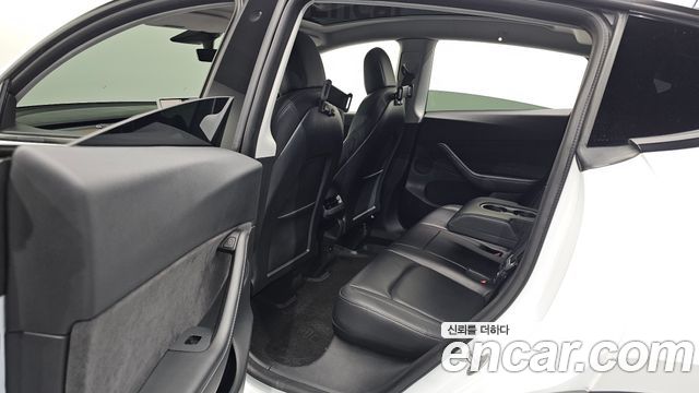 Tesla Model Y 2021 — photo 11