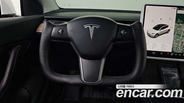 Tesla Model Y 2021 — photo 13