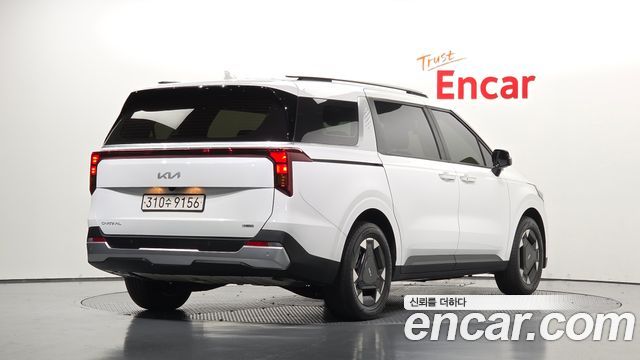 Kia Canival 2025 — photo 2