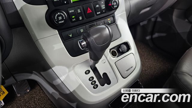 Kia Canival 2013 — photo 12
