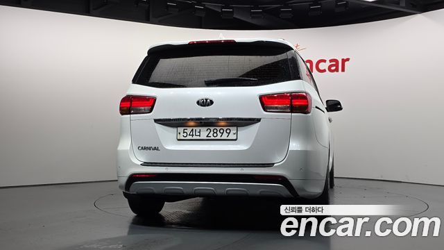 Kia Canival 2015 — photo 4