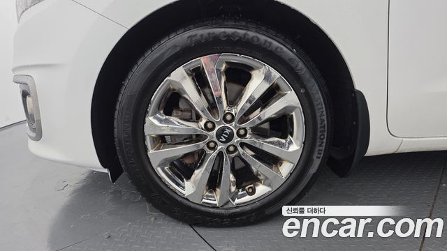 Kia Canival 2015 — photo 5