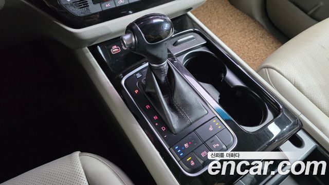 Kia Canival 2015 — photo 9