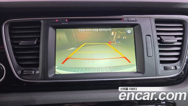 Kia Canival 2015 — photo 15