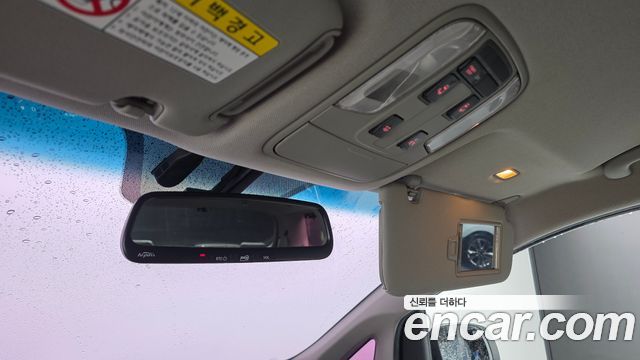 Kia Canival 2015 — photo 16